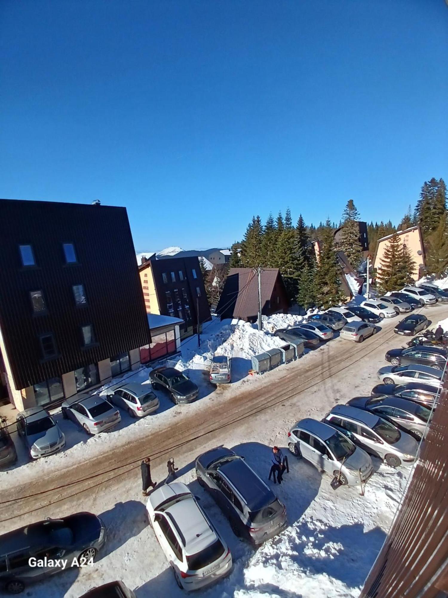 Mraz Appartement Jahorina Buitenkant foto